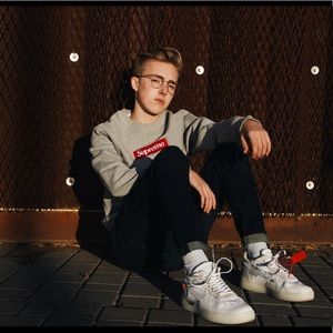 Meet your Posher, Hunter